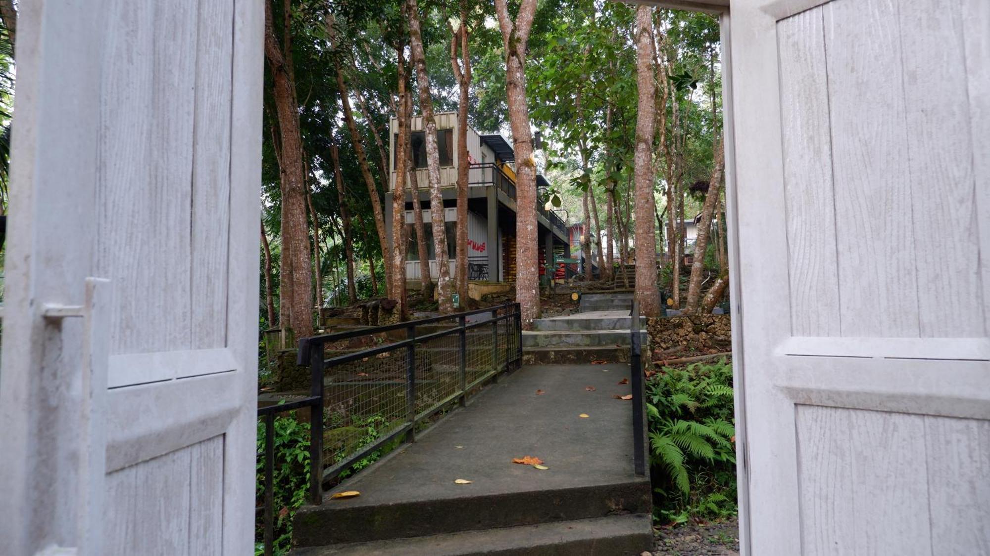 Hau Eco Lodges Citumang Pangandaran Exteriör bild